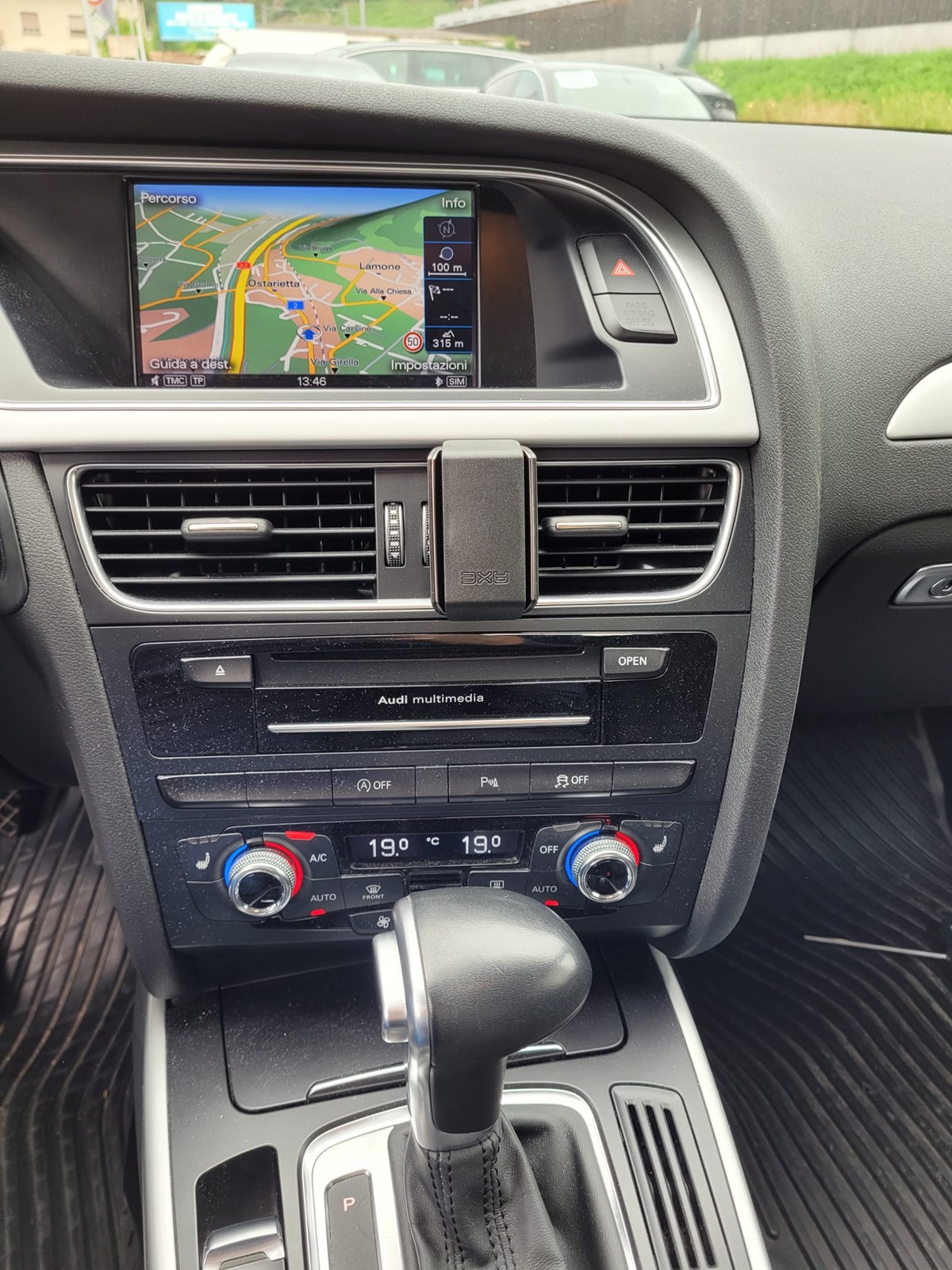 AUDI A4 Avant 2.0 TDI Attraction multitronic-image-10