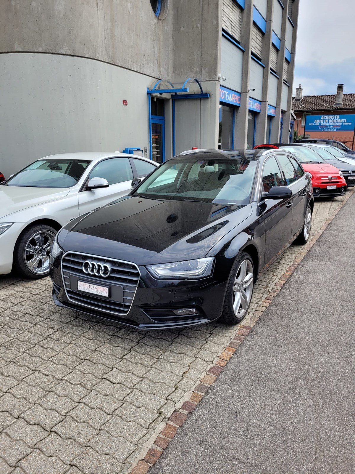 AUDI A4 Avant 2.0 TDI Attraction multitronic-image-0
