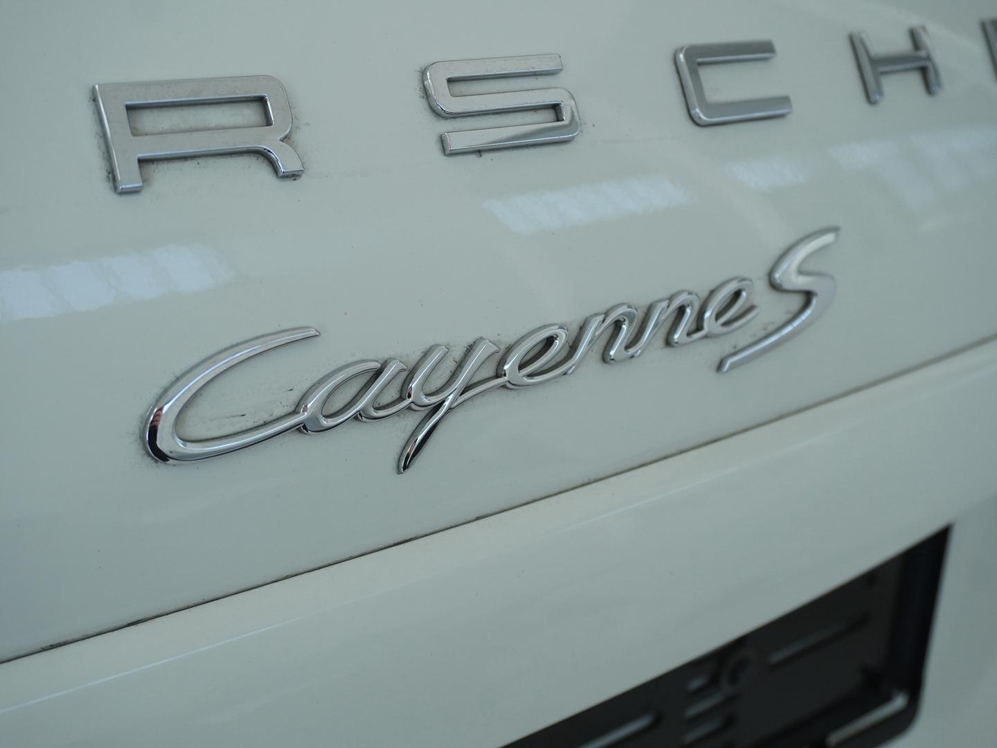 PORSCHE Cayenne S-image-14
