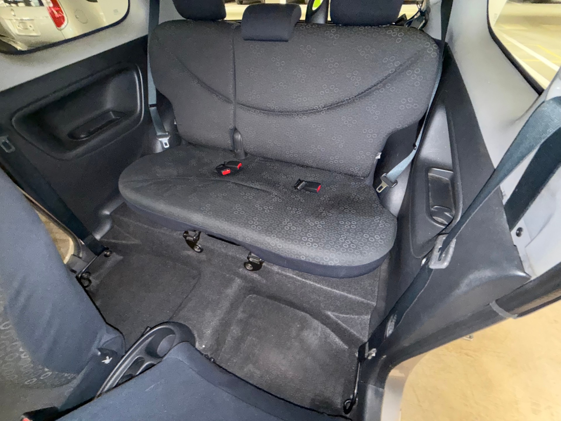TOYOTA Yaris 1.0 Linea Terra-image-9