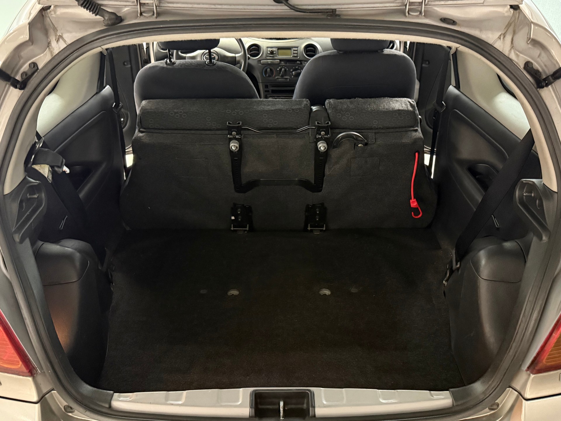 TOYOTA Yaris 1.0 Linea Terra-image-11