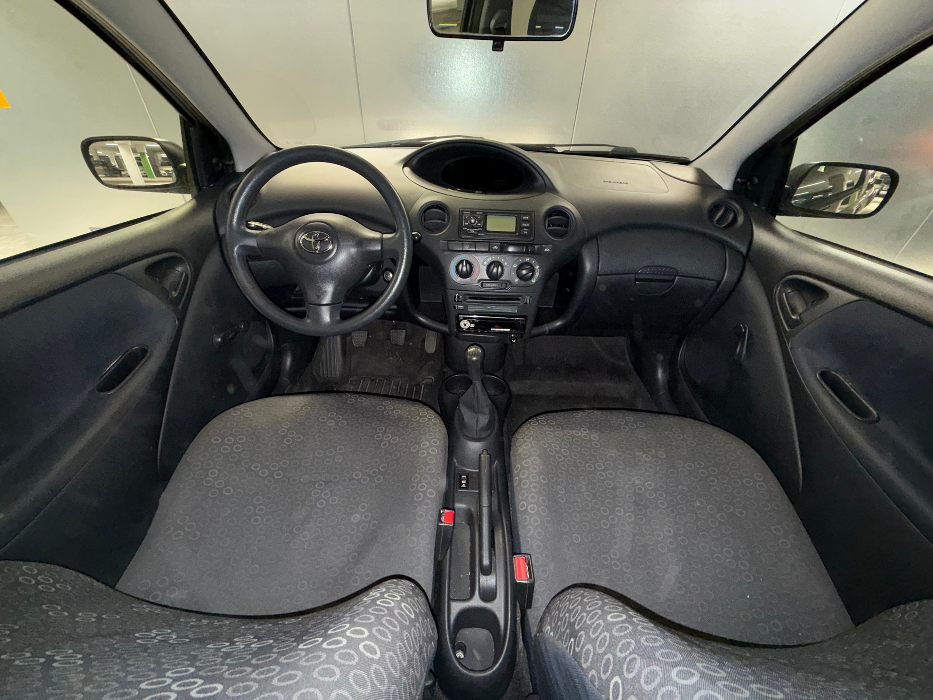 TOYOTA Yaris 1.0 Linea Terra-image-8