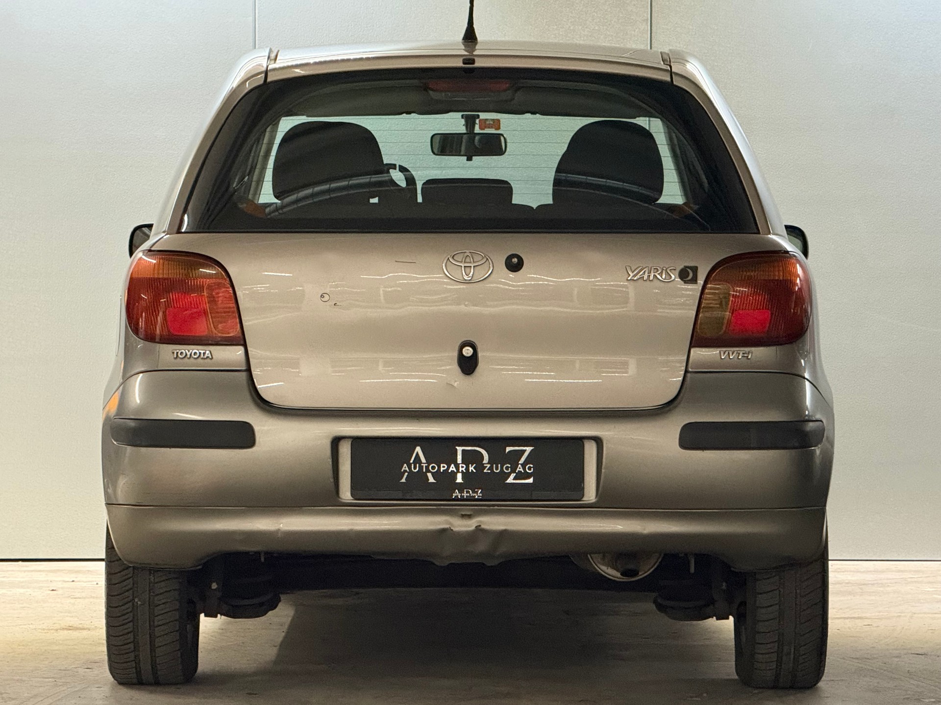 TOYOTA Yaris 1.0 Linea Terra-image-5