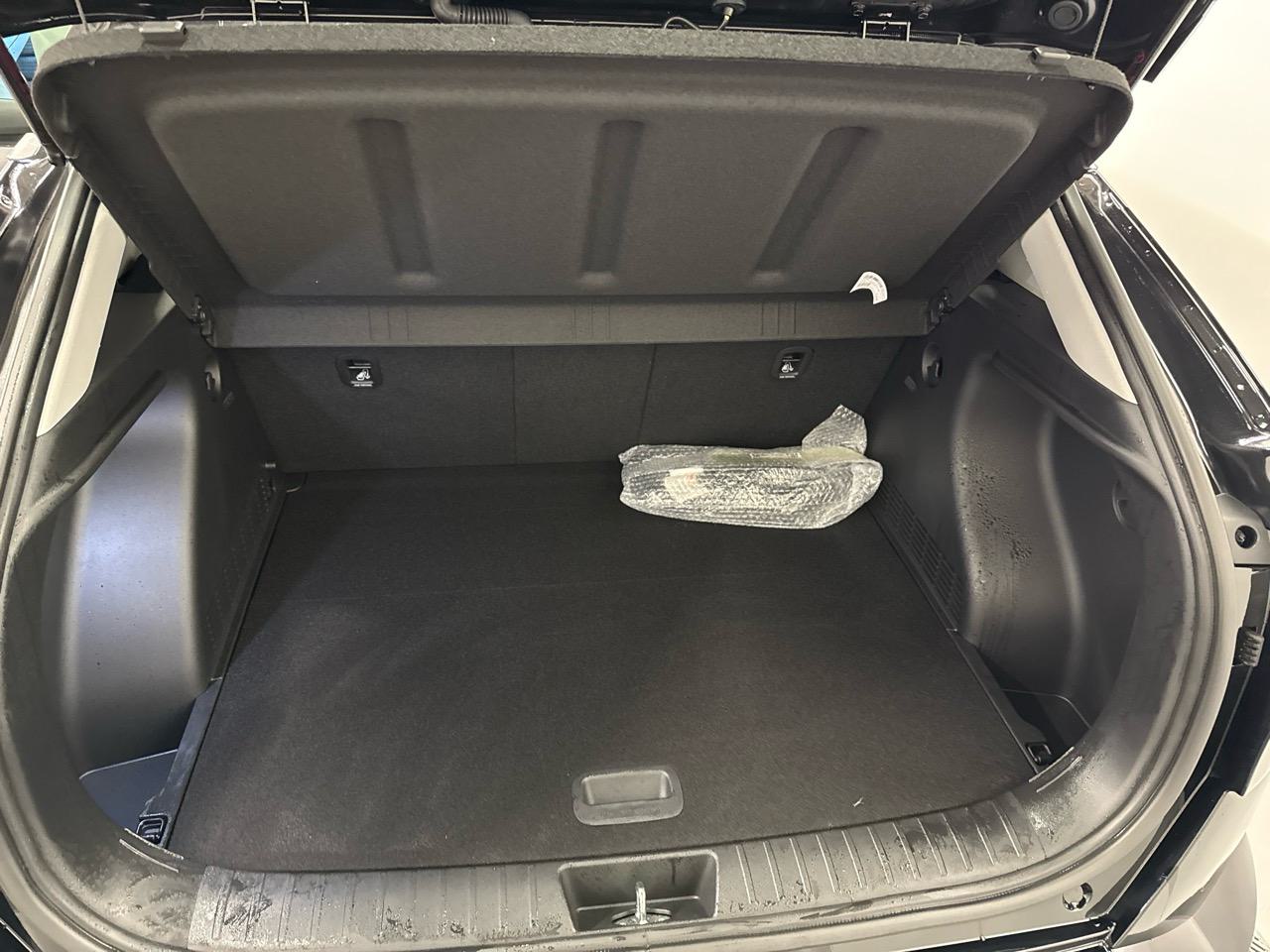 HYUNDAI Kona EV 65.4 kWh Black Line-image-9