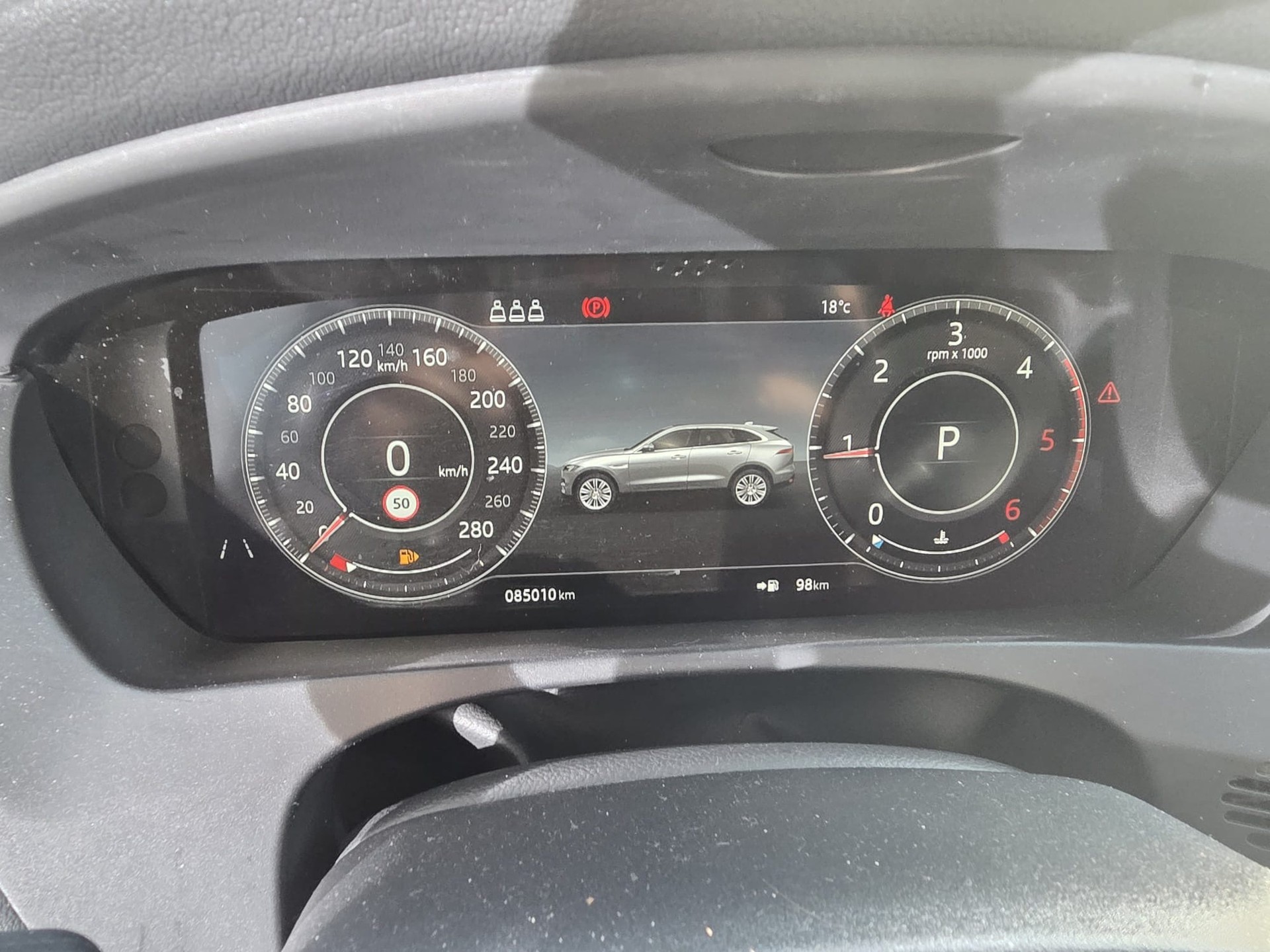 JAGUAR F-Pace 2.0d R-Sport AWD-image-2
