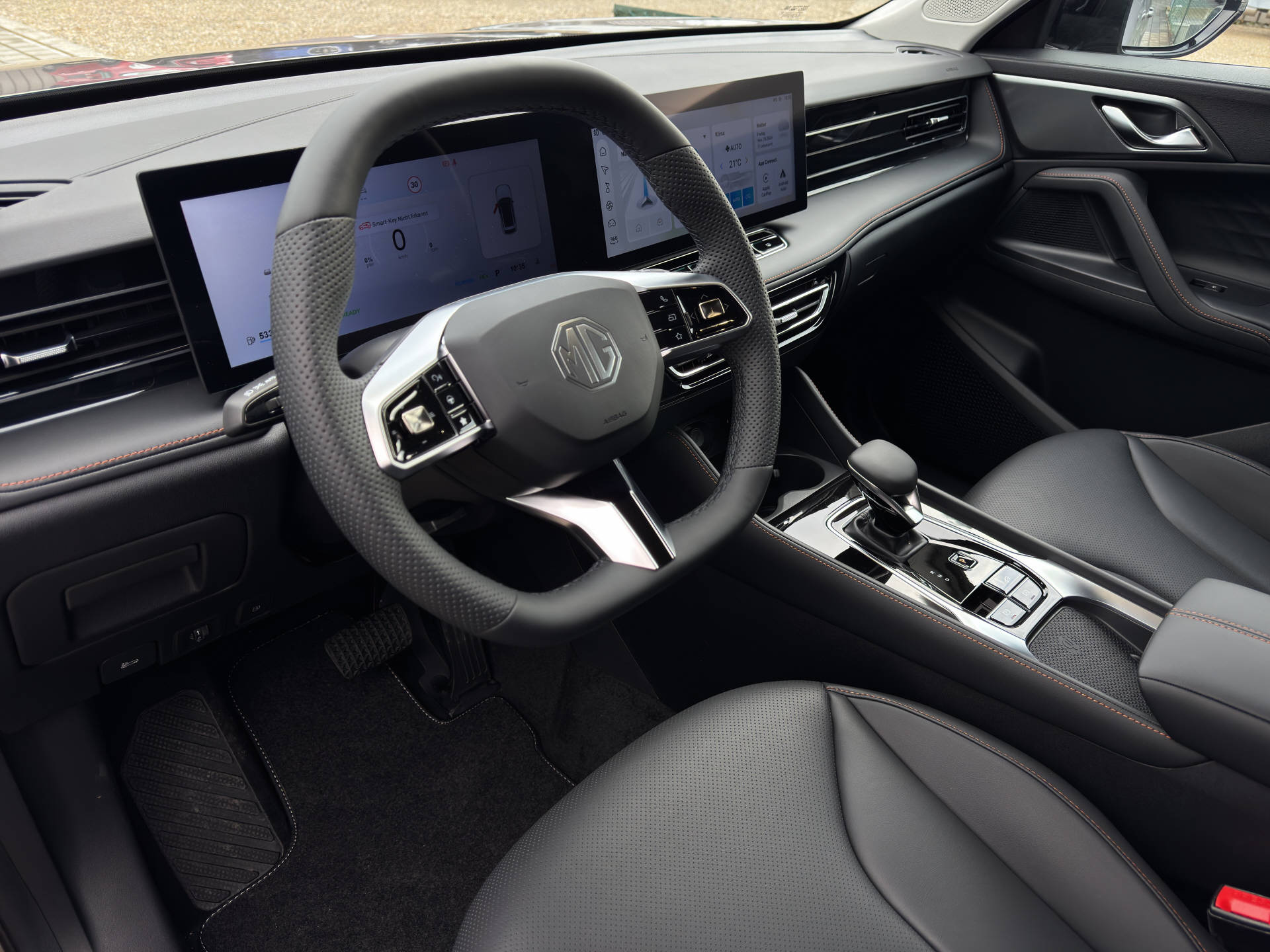 MG HS 1.5 PHEV Luxury-image-10
