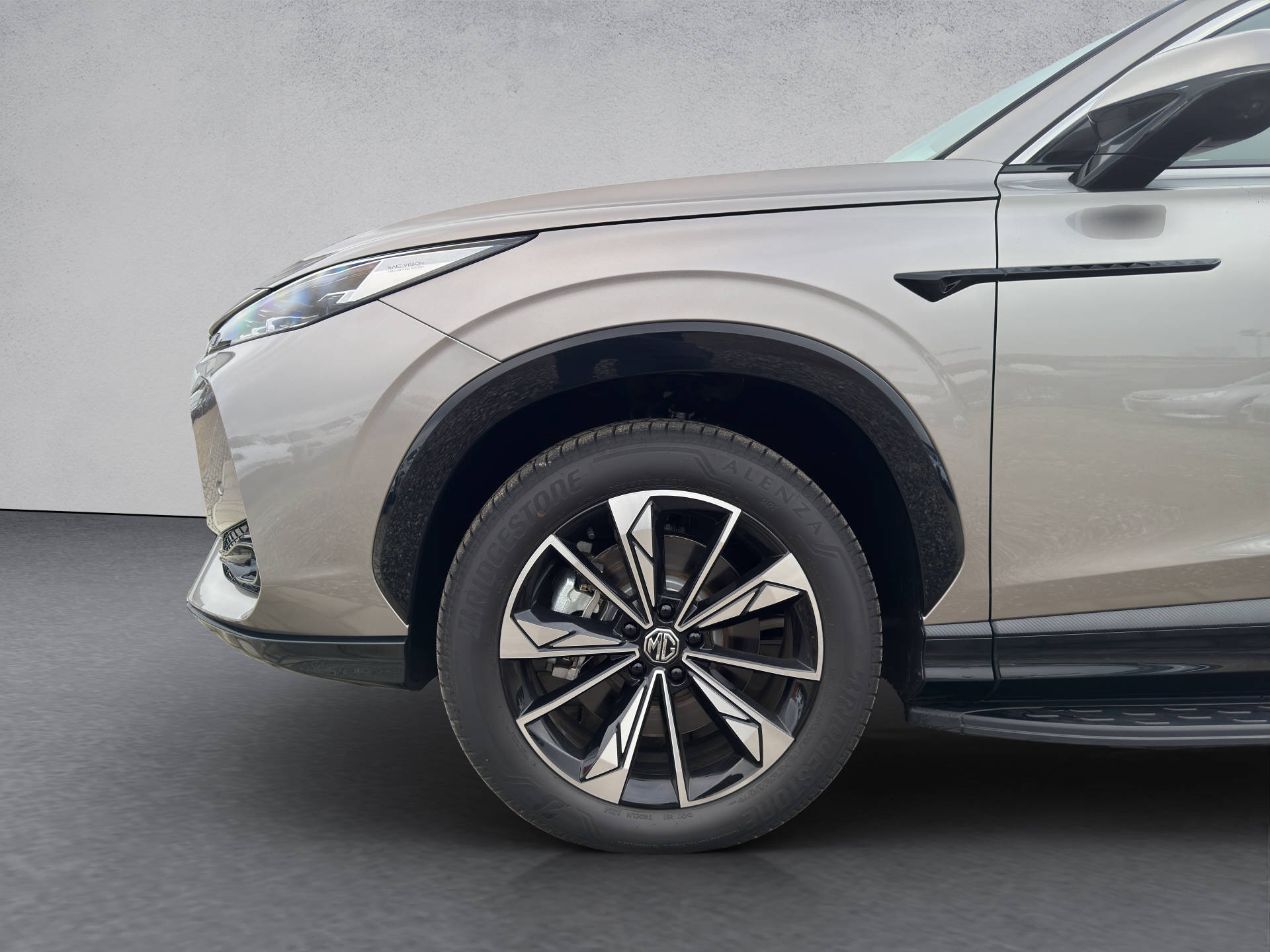 MG HS 1.5 PHEV Luxury-image-2
