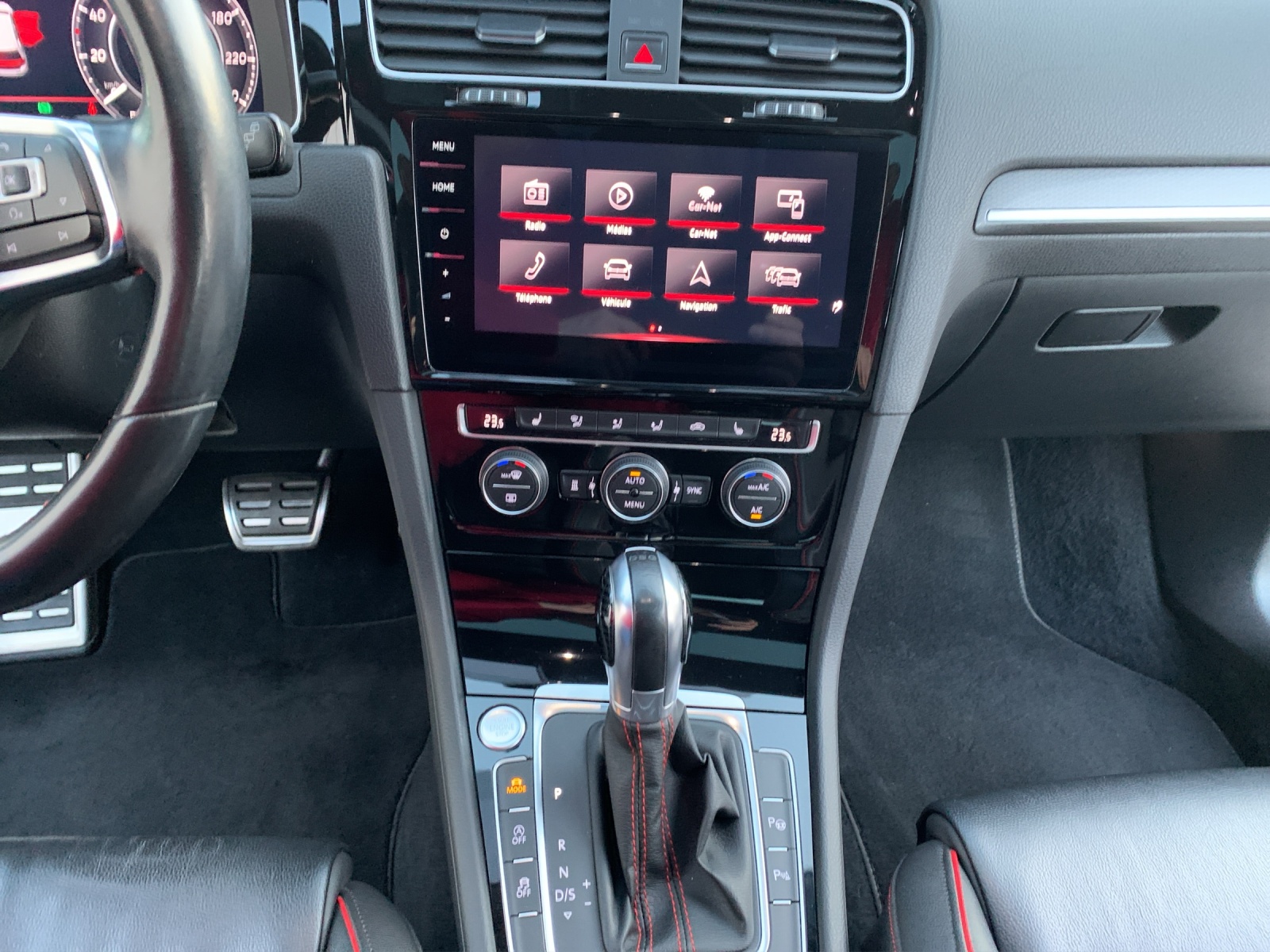 VW Golf 2.0 TSI GTI Perform.-image-10