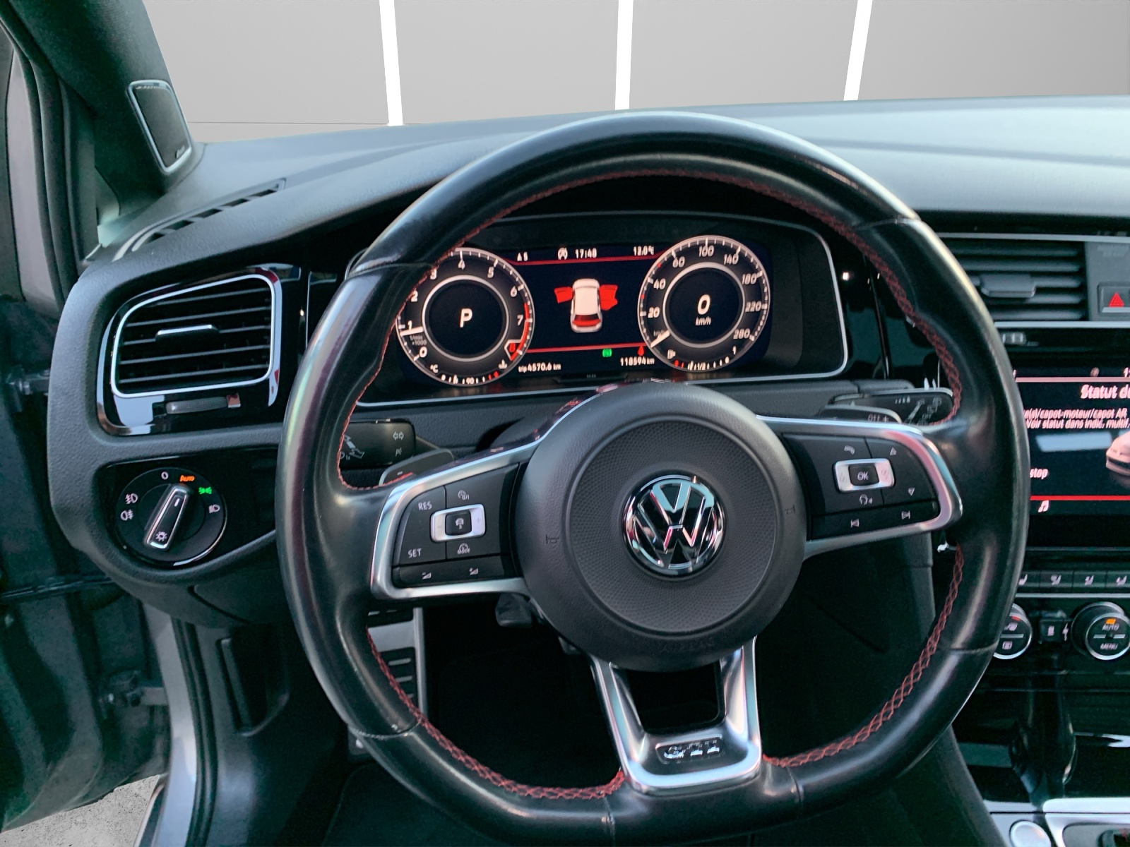 VW Golf 2.0 TSI GTI Perform.-image-9