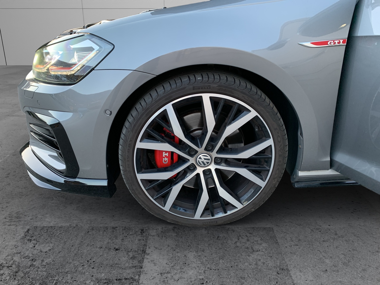 VW Golf 2.0 TSI GTI Perform.-image-14