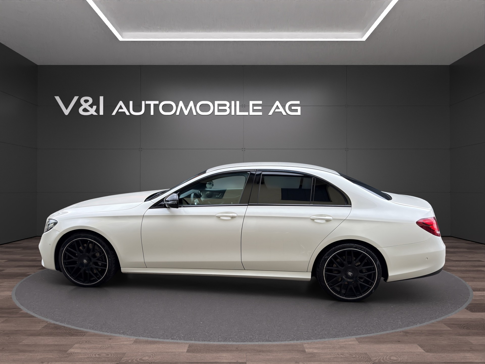 MERCEDES-BENZ E 350 AMG Line 9G-Tronic-image-6