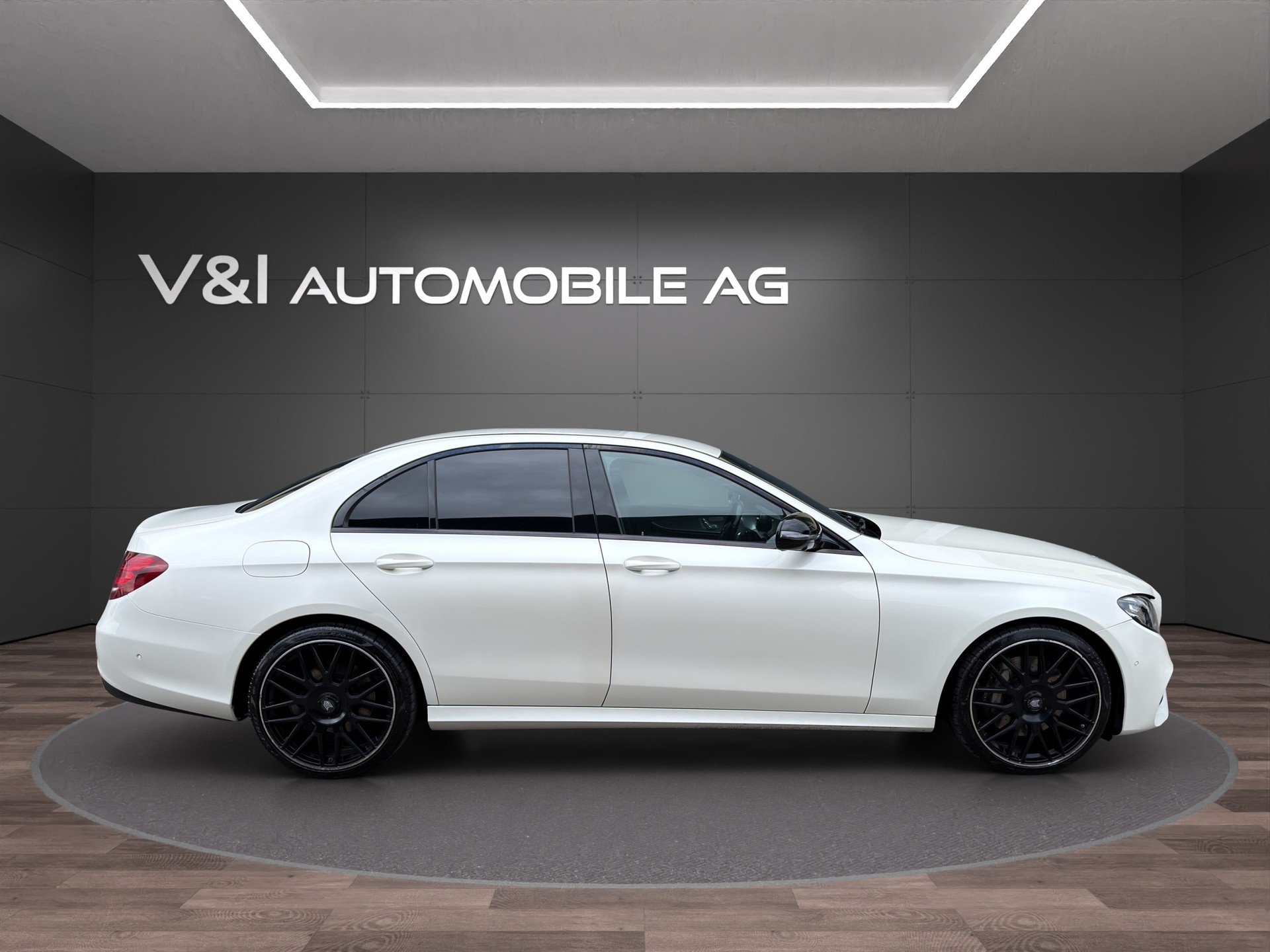 MERCEDES-BENZ E 350 AMG Line 9G-Tronic-image-7