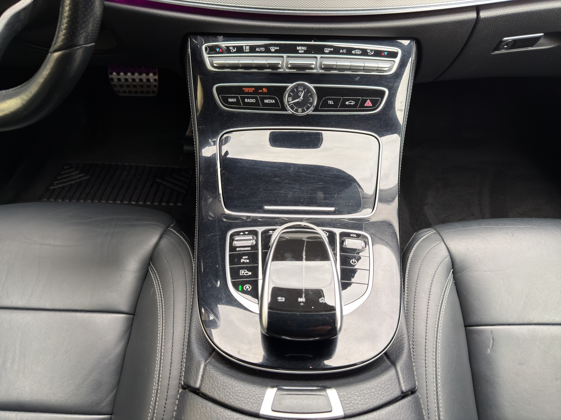 MERCEDES-BENZ E 350 AMG Line 9G-Tronic-image-16