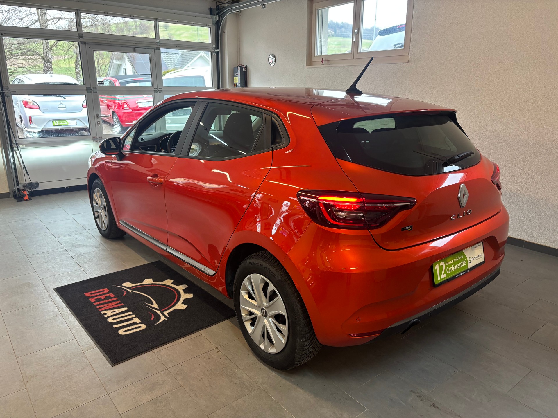 RENAULT Clio 1.0 Zen CVT-image-2