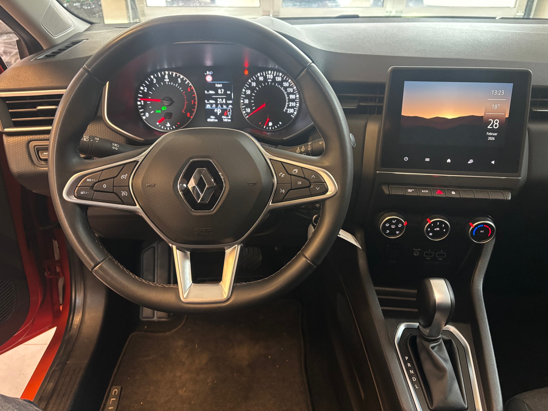 RENAULT Clio 1.0 Zen CVT-image-11