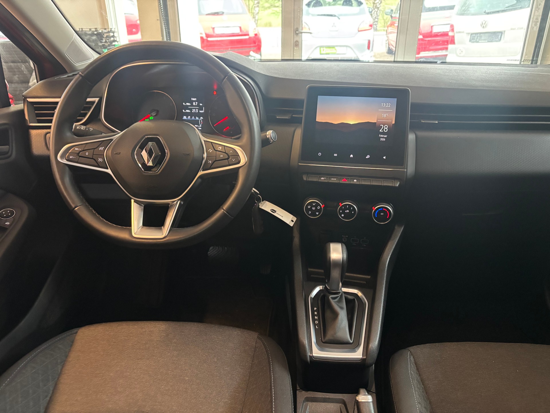 RENAULT Clio 1.0 Zen CVT-image-10