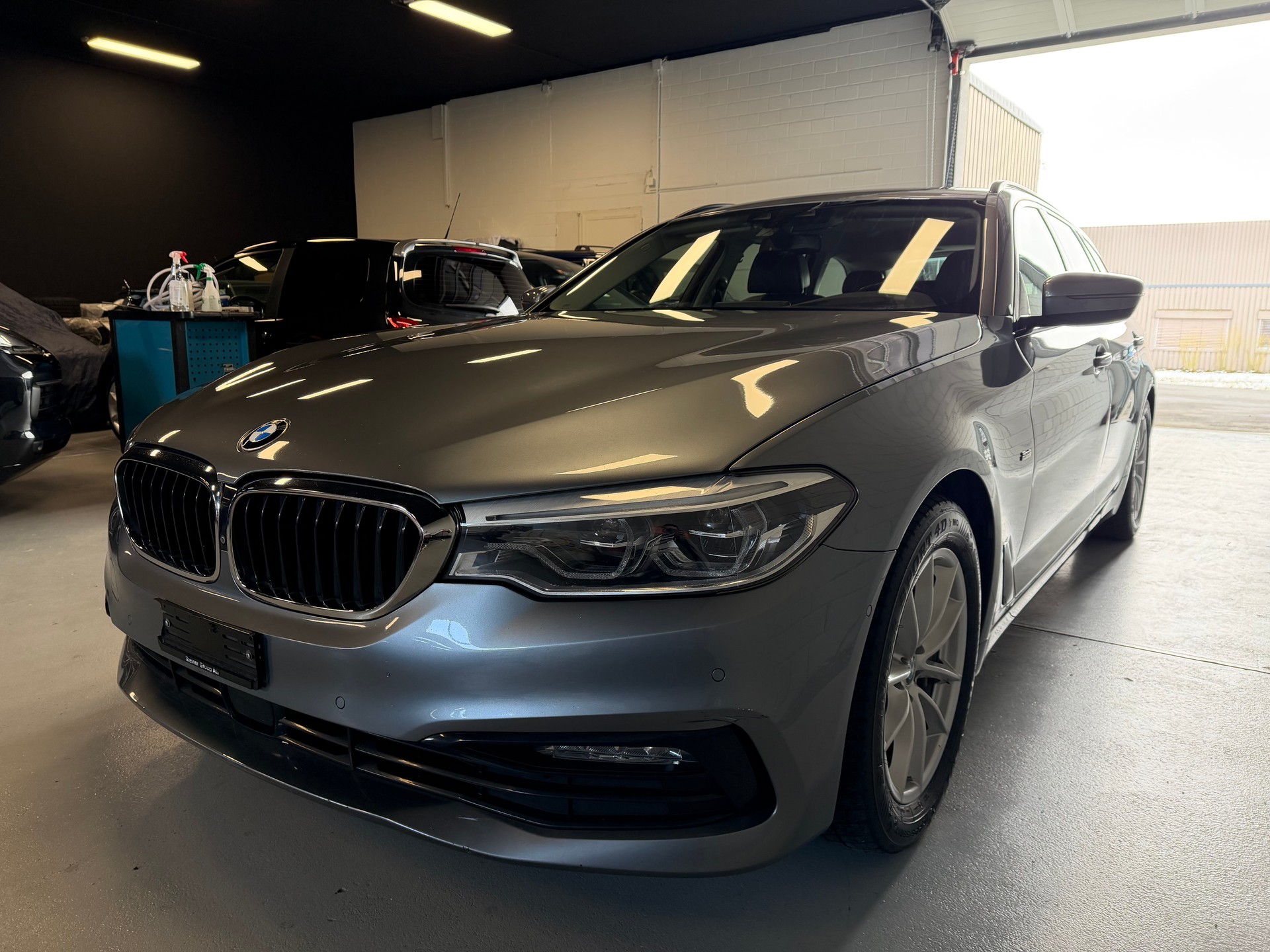 BMW 530d xDrive Touring Sport Line Steptronic-image-5