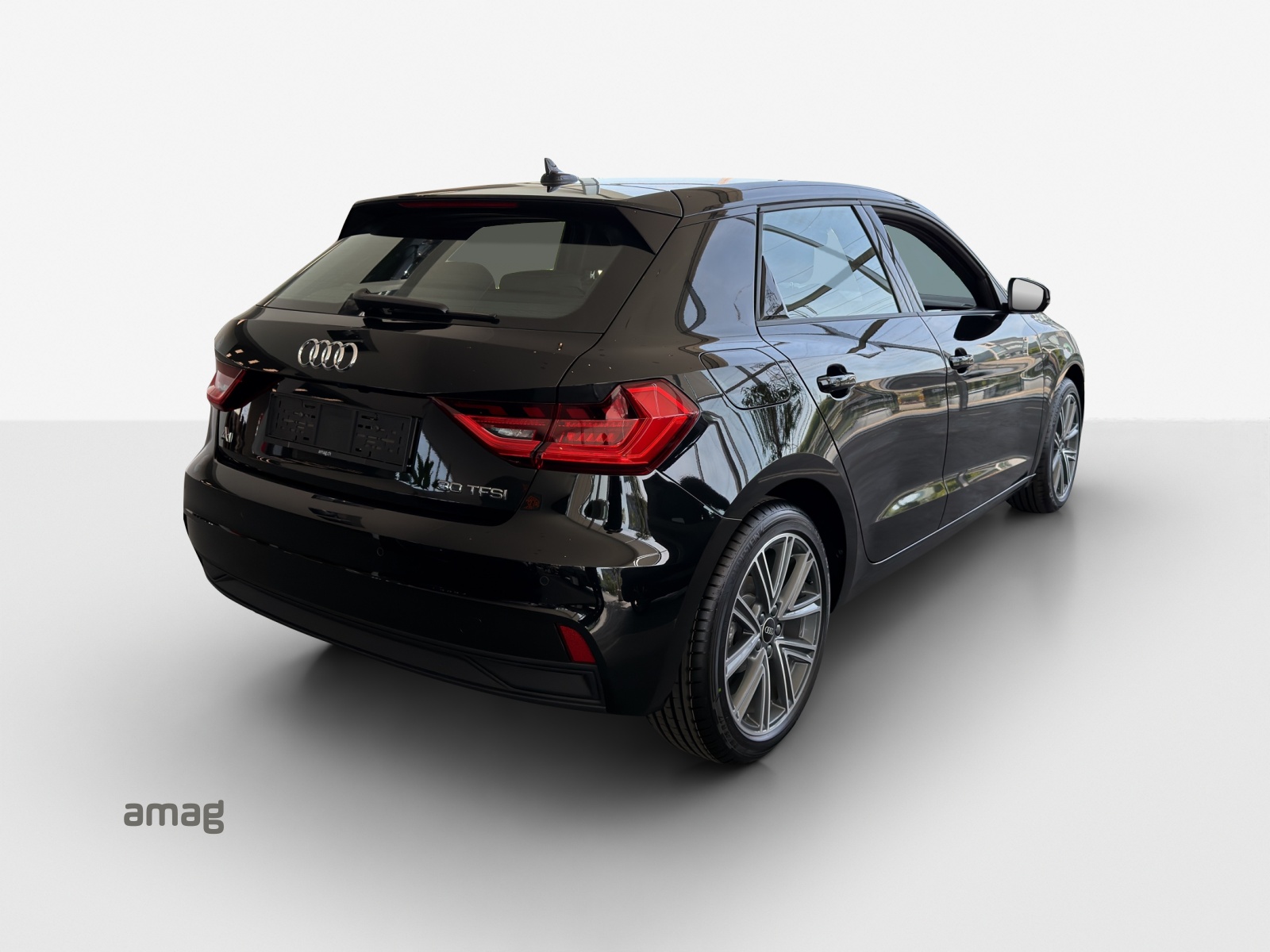 AUDI A1 Sportback 30 TFSI Attraction S-tronic-image-4