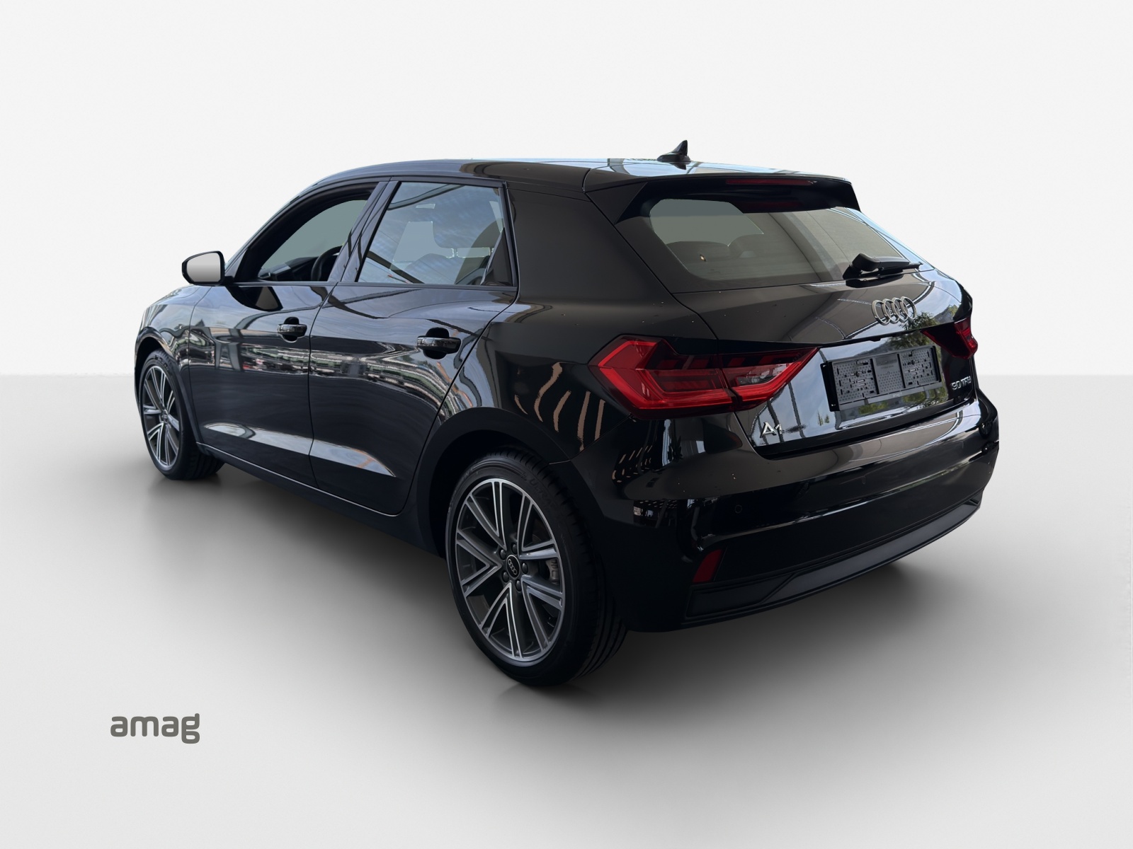 AUDI A1 Sportback 30 TFSI Attraction S-tronic-image-2