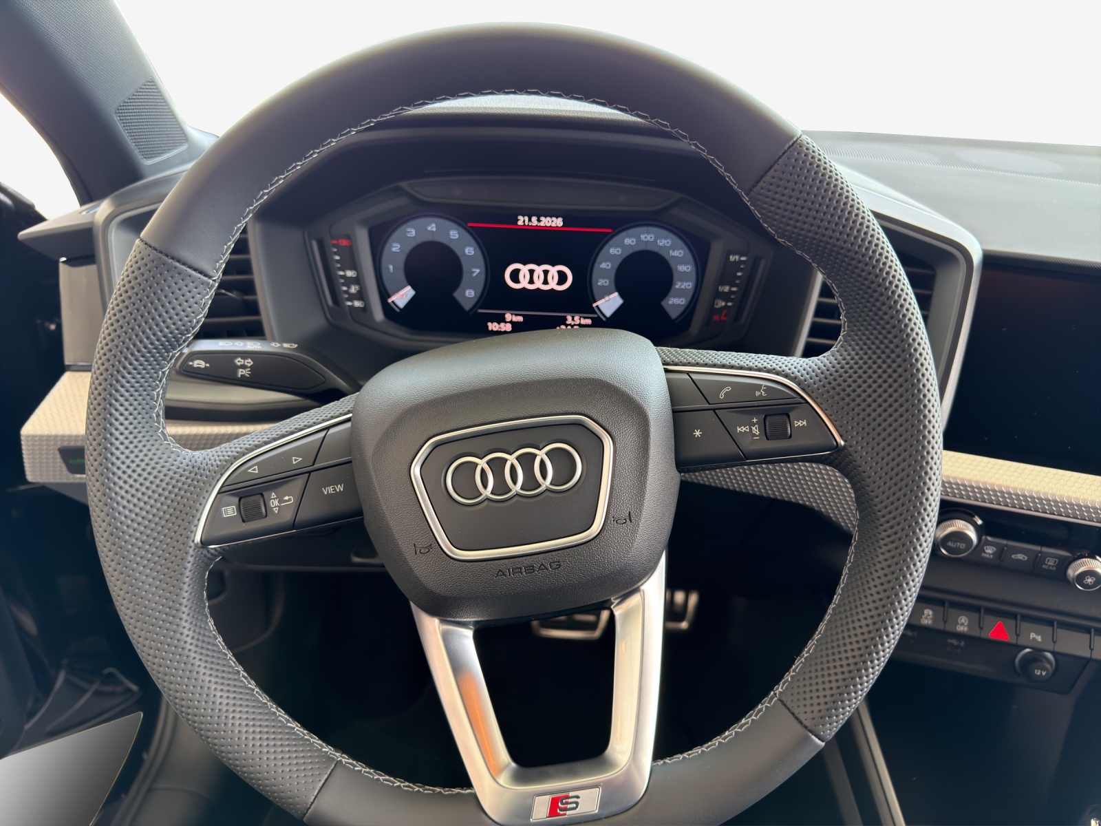 AUDI A1 Sportback 30 TFSI Attraction S-tronic-image-9