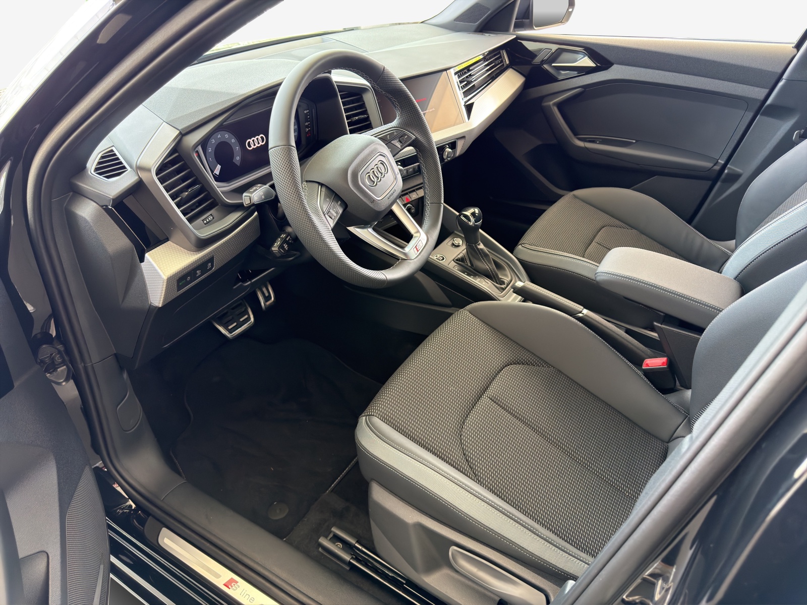 AUDI A1 Sportback 30 TFSI Attraction S-tronic-image-7