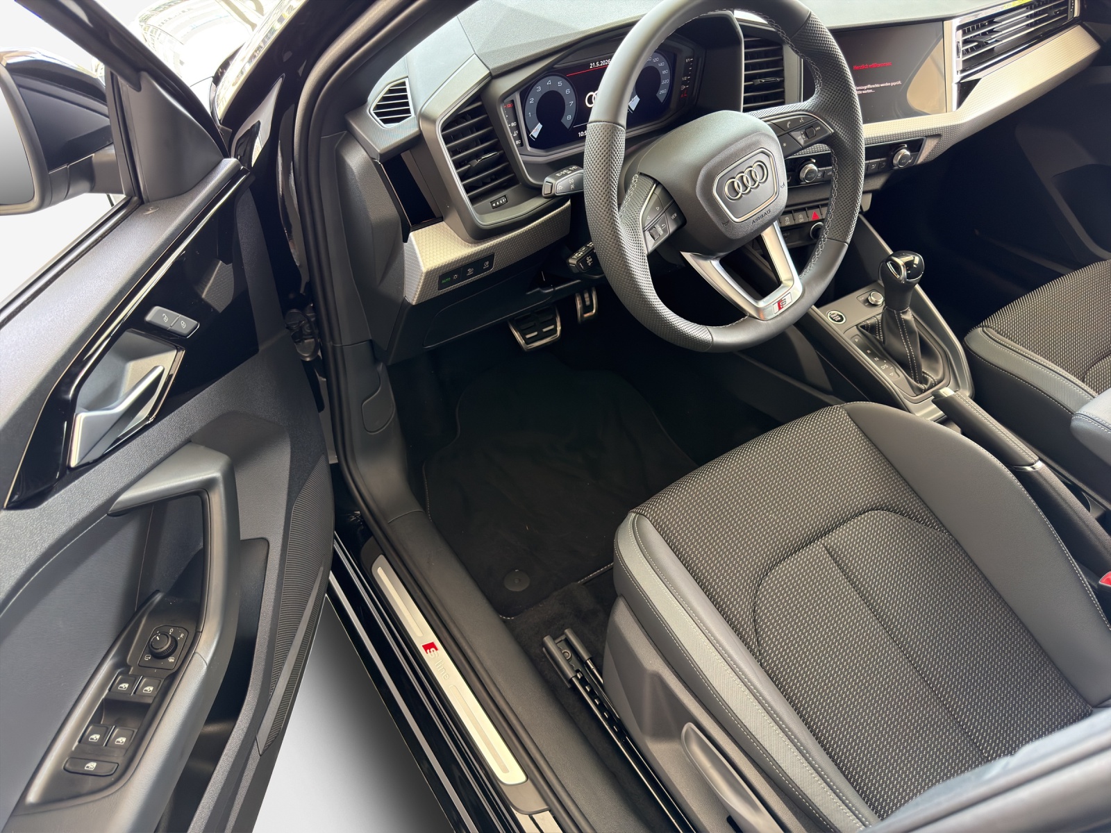 AUDI A1 Sportback 30 TFSI Attraction S-tronic-image-13