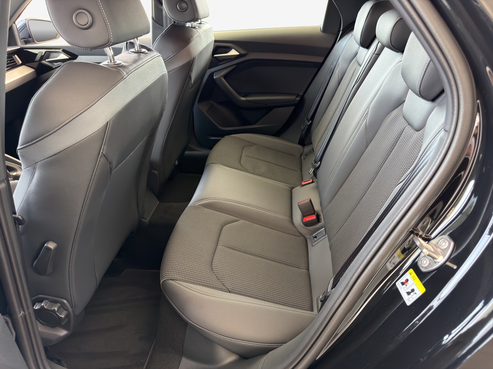 AUDI A1 Sportback 30 TFSI Attraction S-tronic-image-11