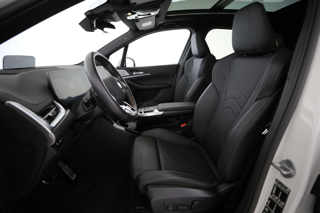 BMW 223d xDrive Active Tourer-image-2