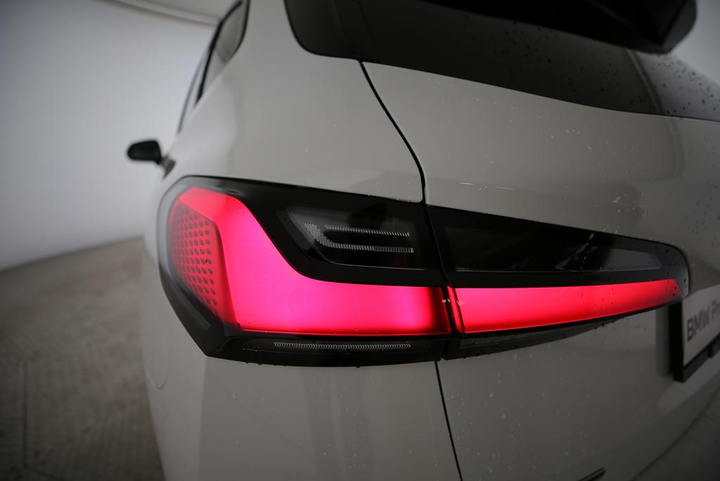 BMW 223d xDrive Active Tourer-image-17