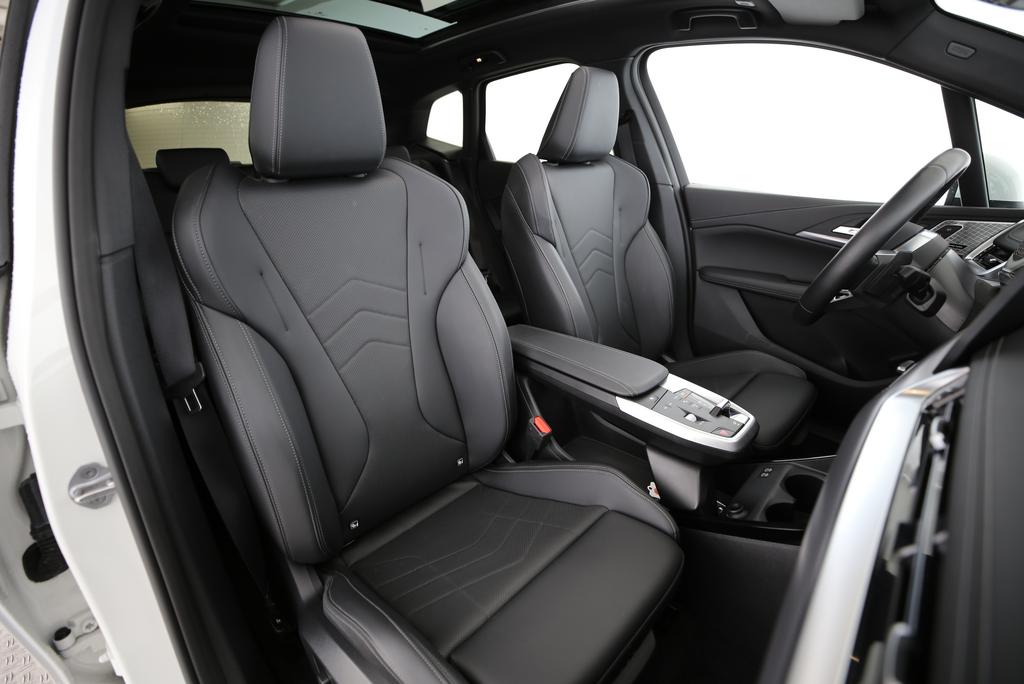 BMW 223d xDrive Active Tourer-image-12