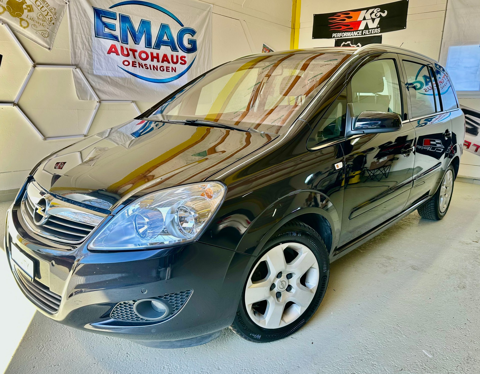 OPEL Zafira 2.2i 16V Enjoy-image-1