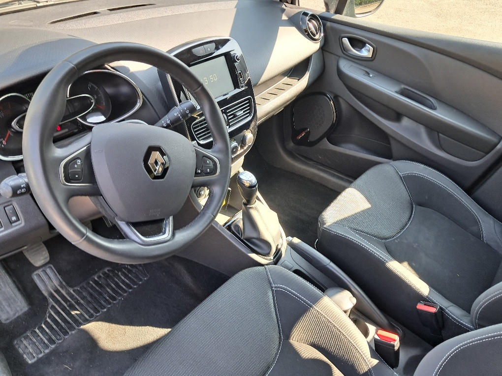 RENAULT Zen-image-4