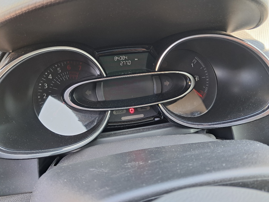 RENAULT Zen-image-5