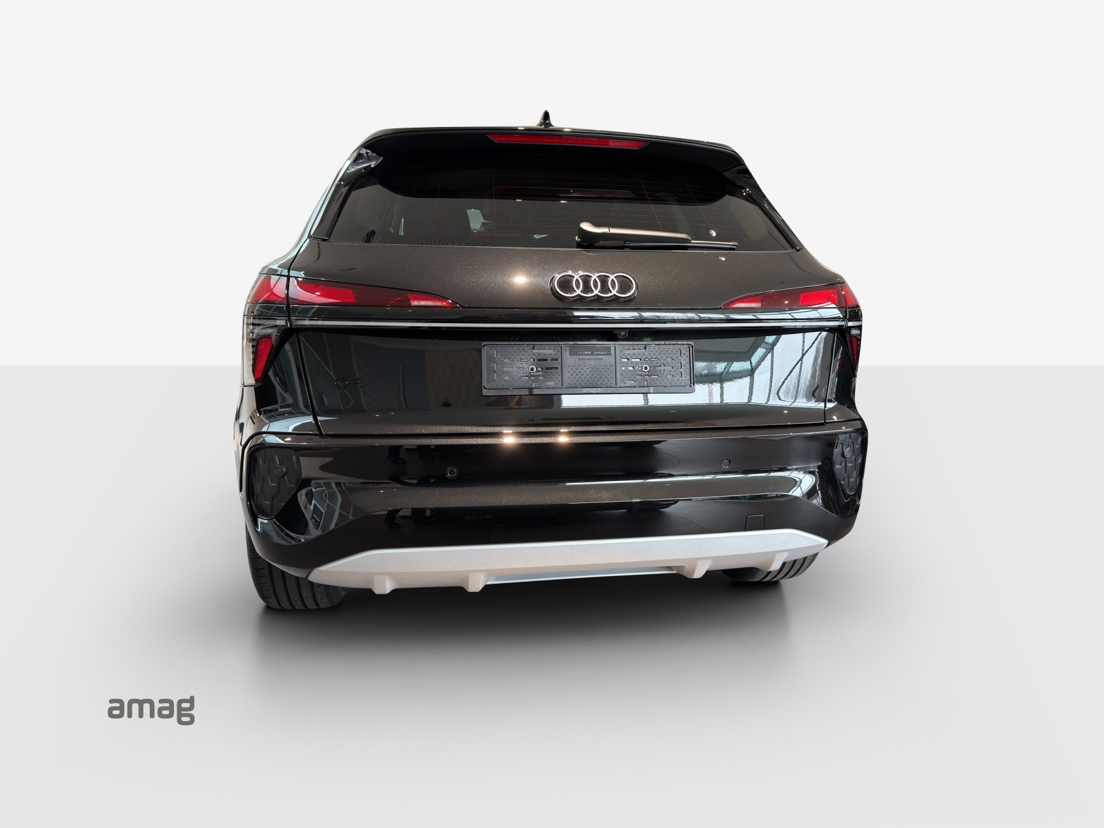 AUDI Q3 SUV 110 kW TFSI S tronic-image-3