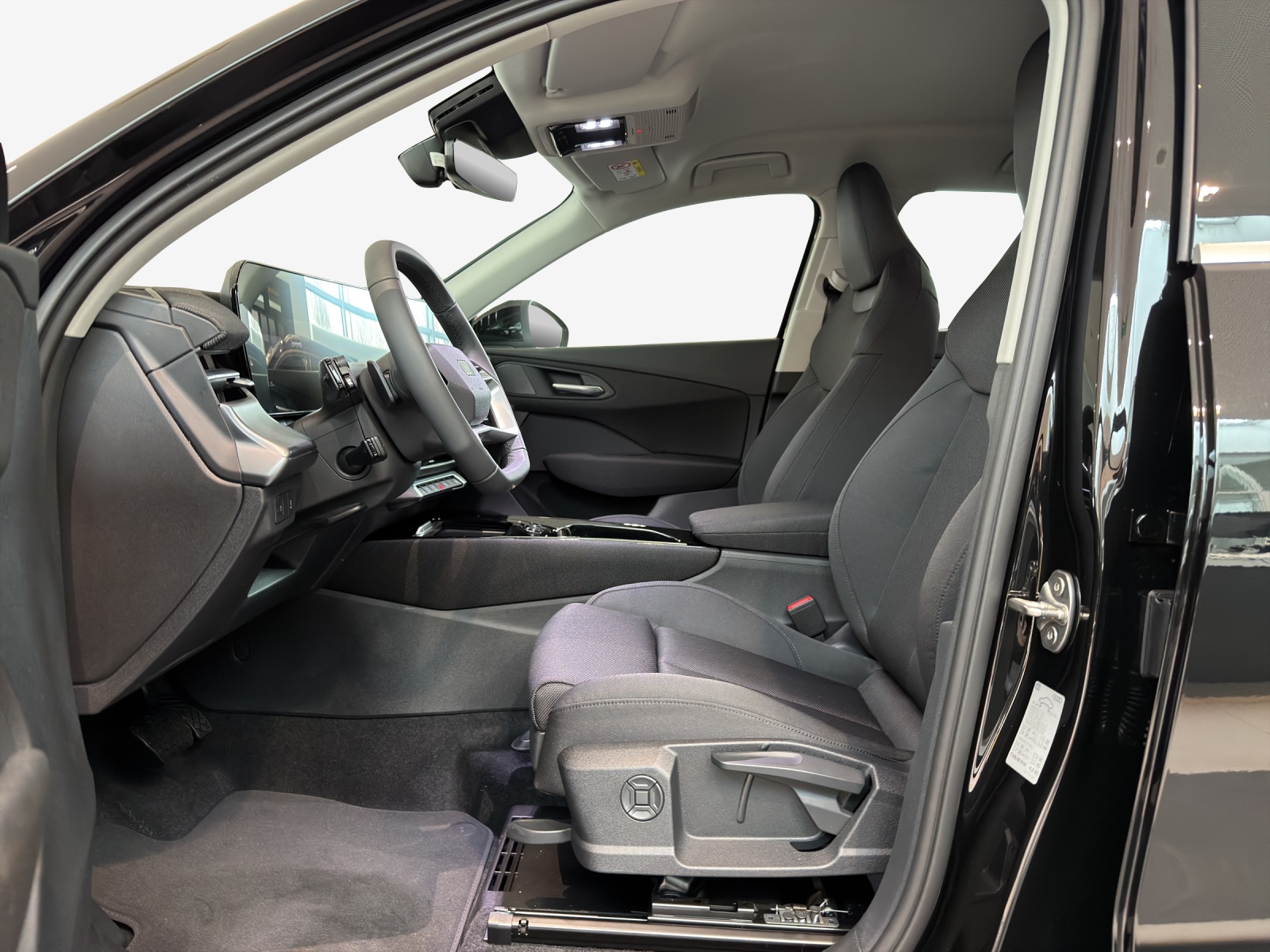 AUDI Q3 SUV 110 kW TFSI S tronic-image-7