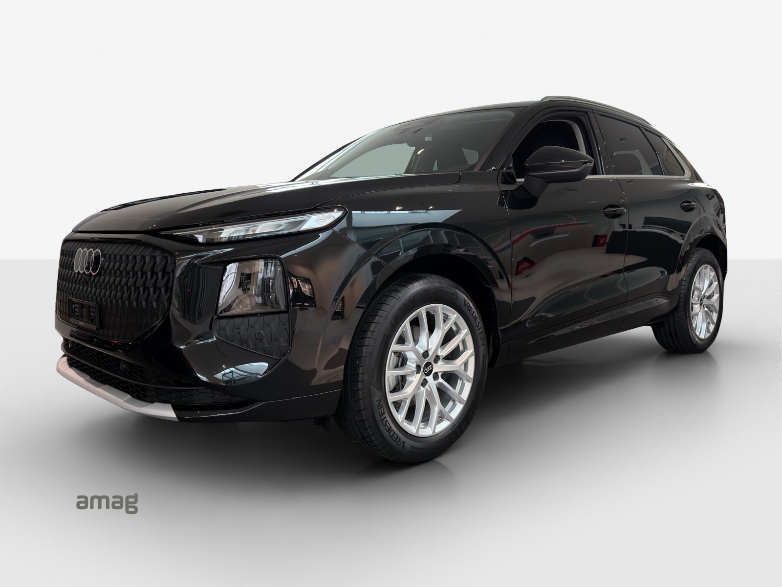 AUDI Q3 SUV 110 kW TFSI S tronic-image-0