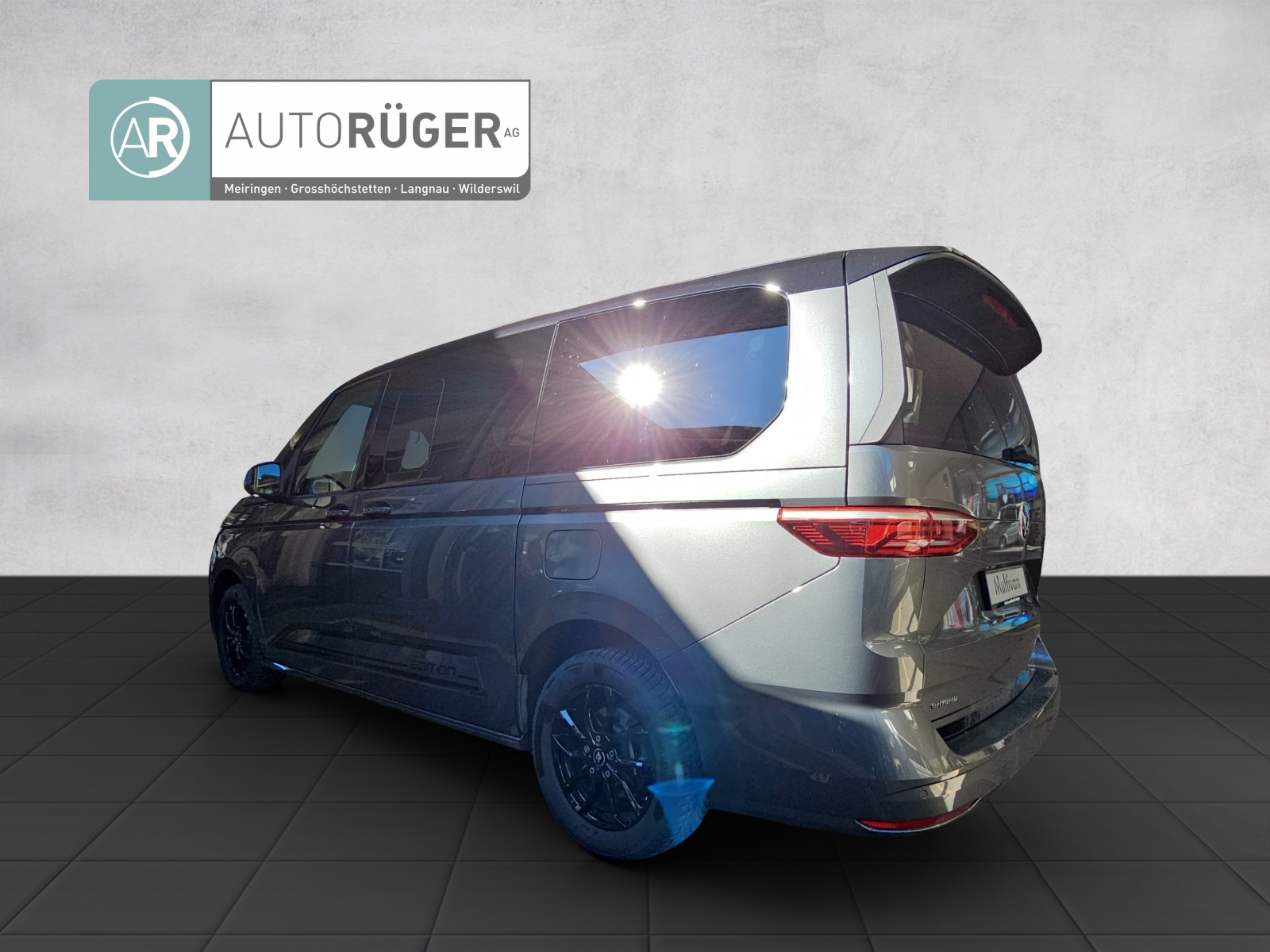 VW Multivan 1.4 eHybrid Life DSG Lang-image-3