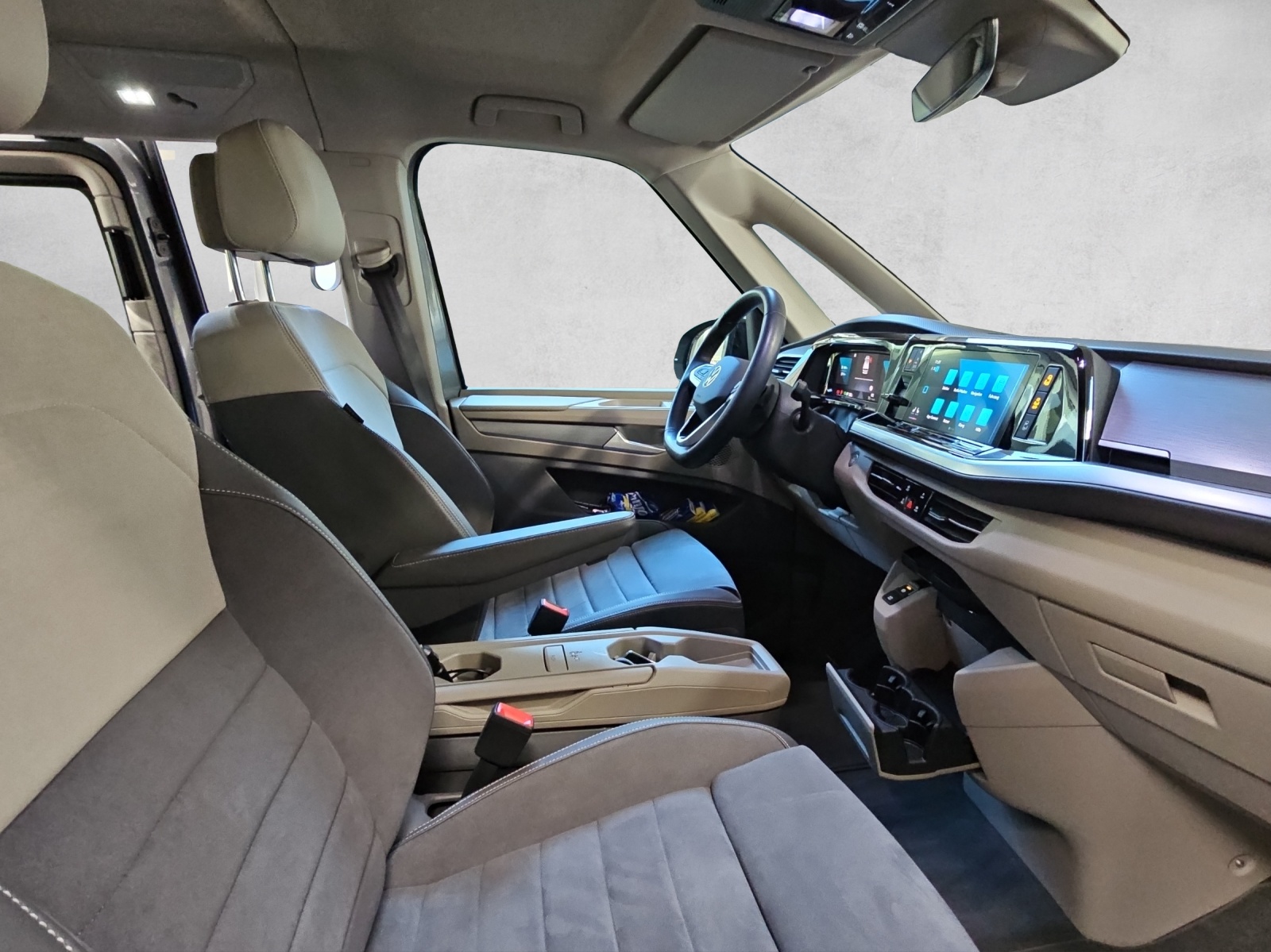 VW Multivan 1.4 eHybrid Life DSG Lang-image-12