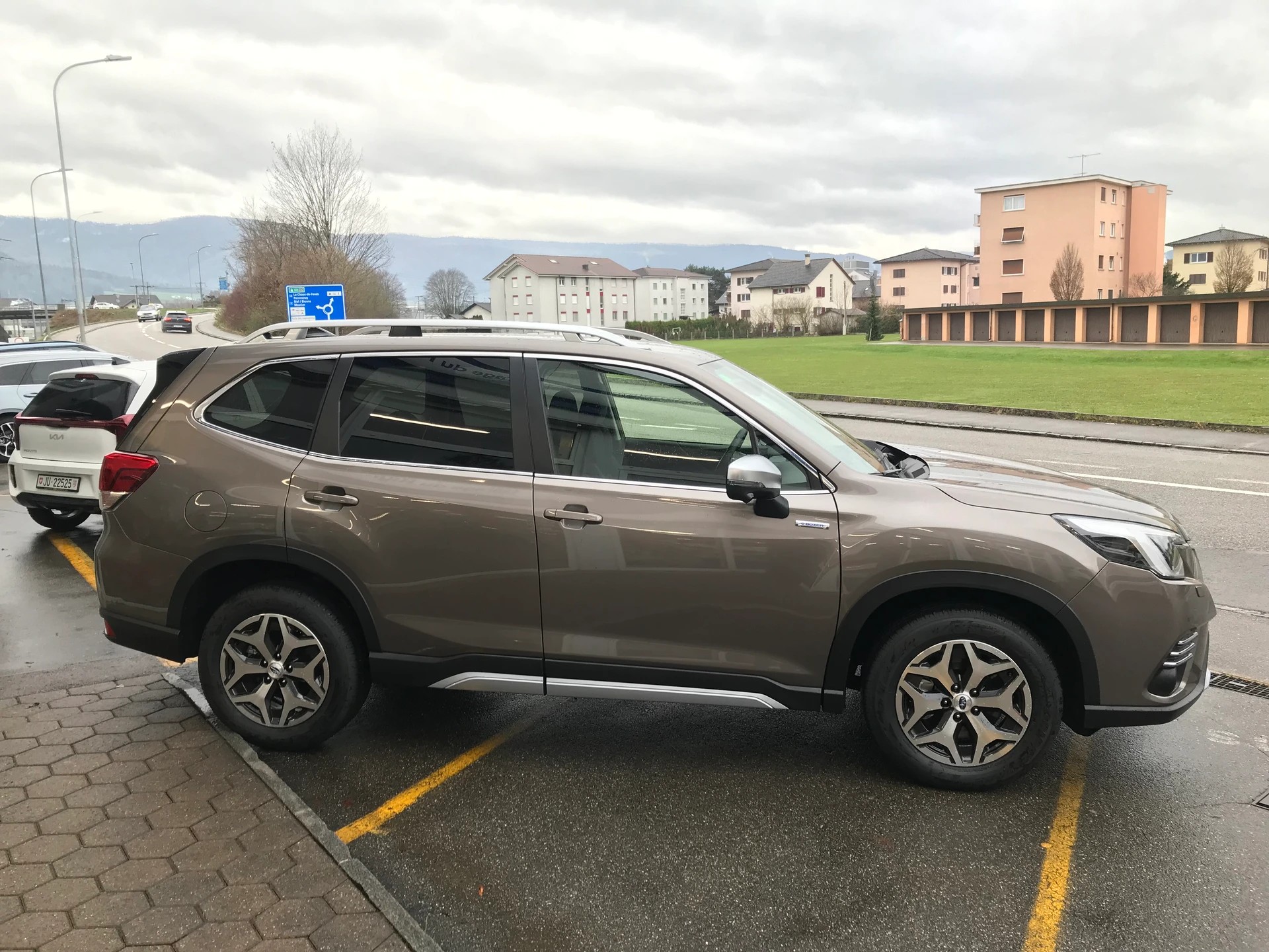 SUBARU Forester 2.0i e-Boxer Swiss Plus Lineartronic-image-2