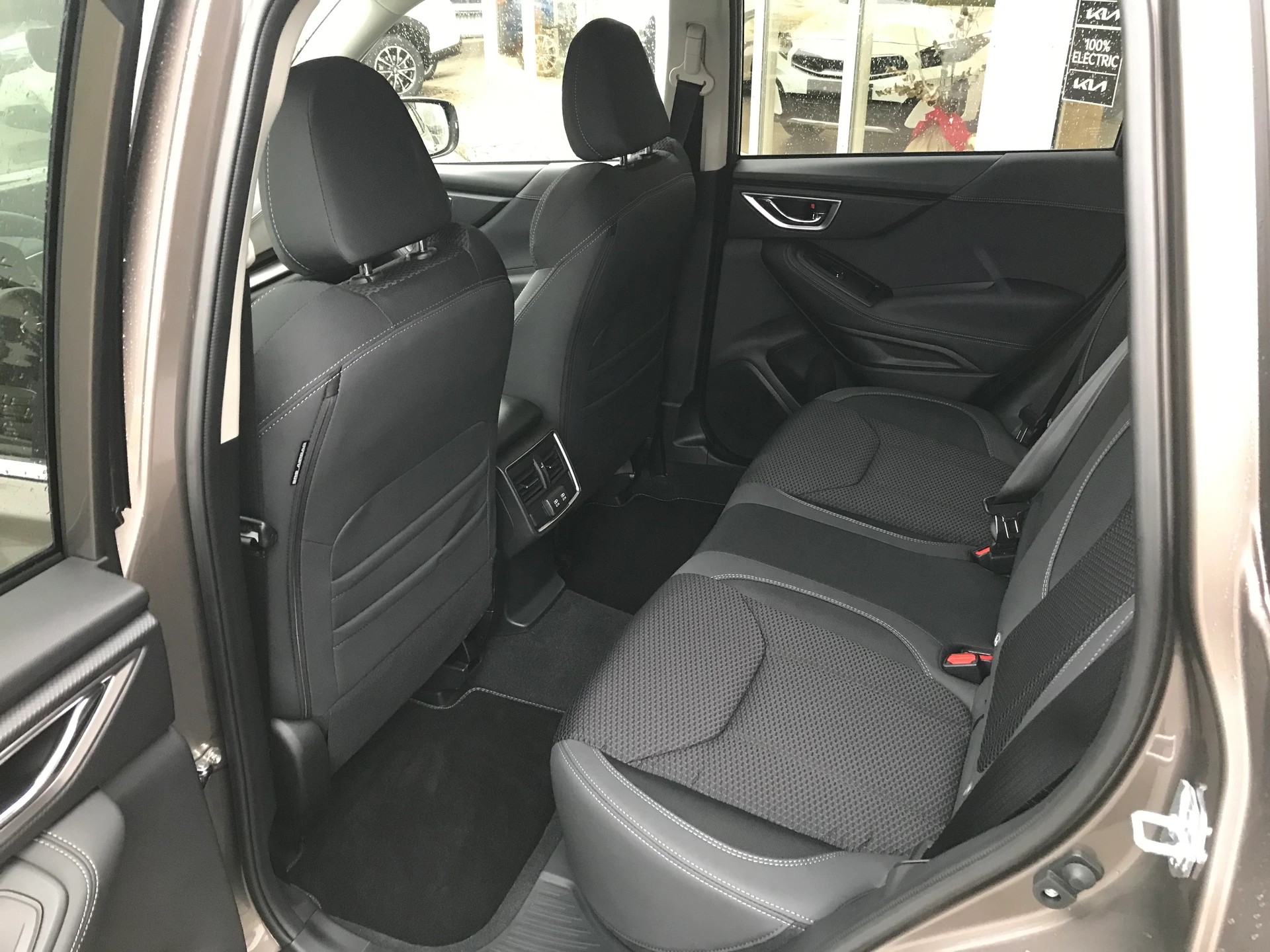 SUBARU Forester 2.0i e-Boxer Swiss Plus Lineartronic-image-6