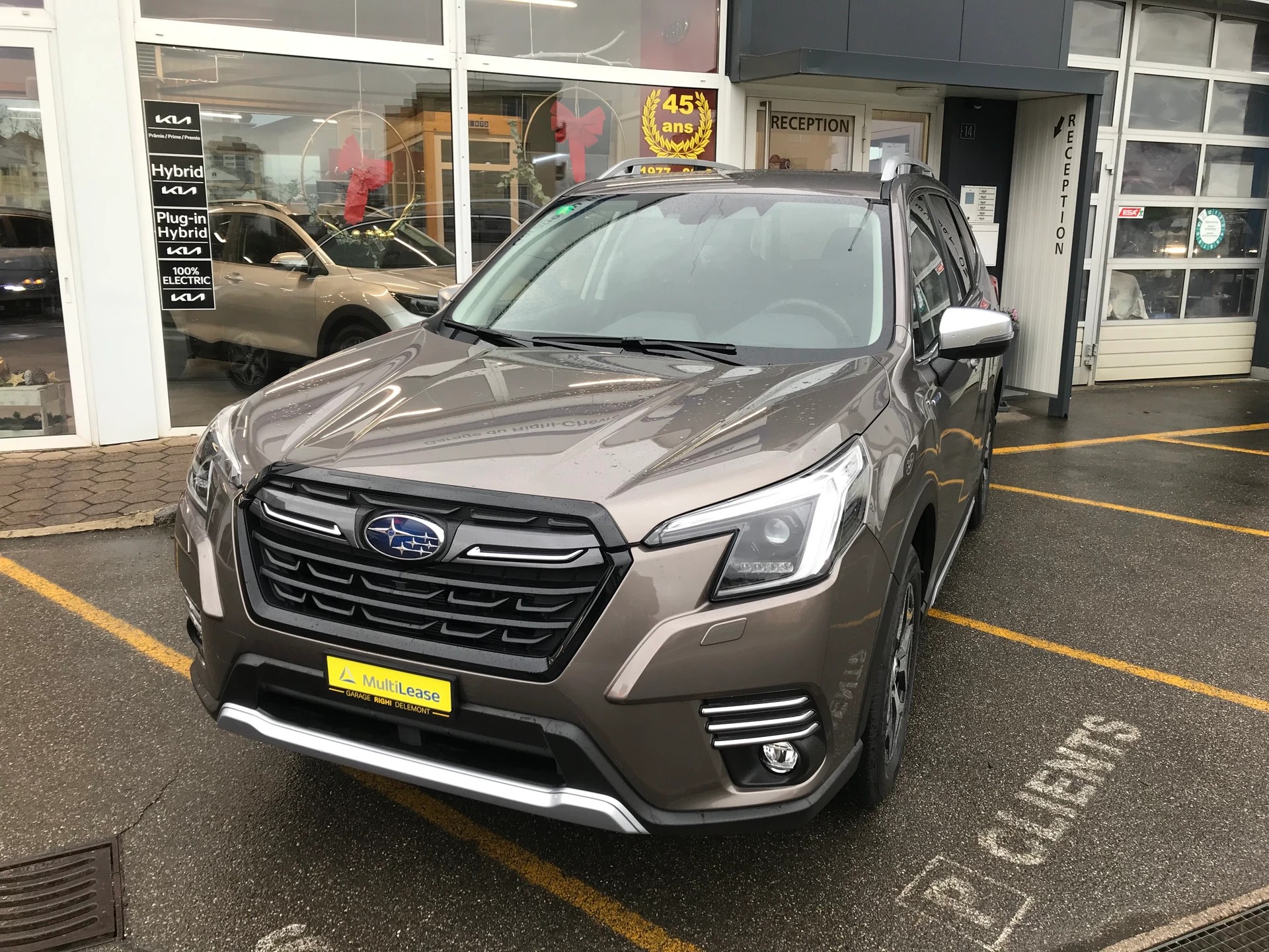 SUBARU Forester 2.0i e-Boxer Swiss Plus Lineartronic-image-1