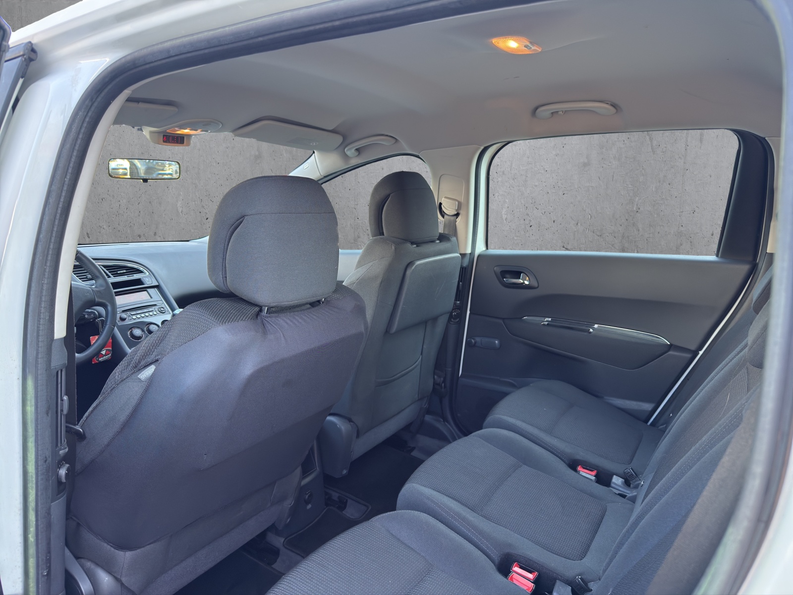 PEUGEOT 5008 1.6 16V VTI Business-image-15
