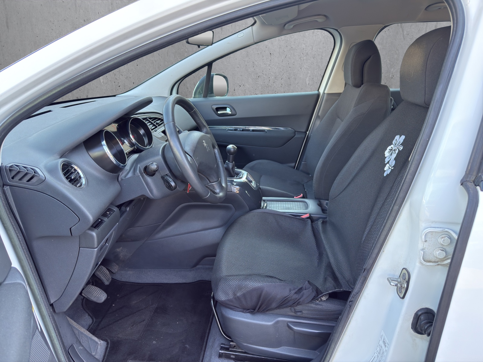 PEUGEOT 5008 1.6 16V VTI Business-image-8
