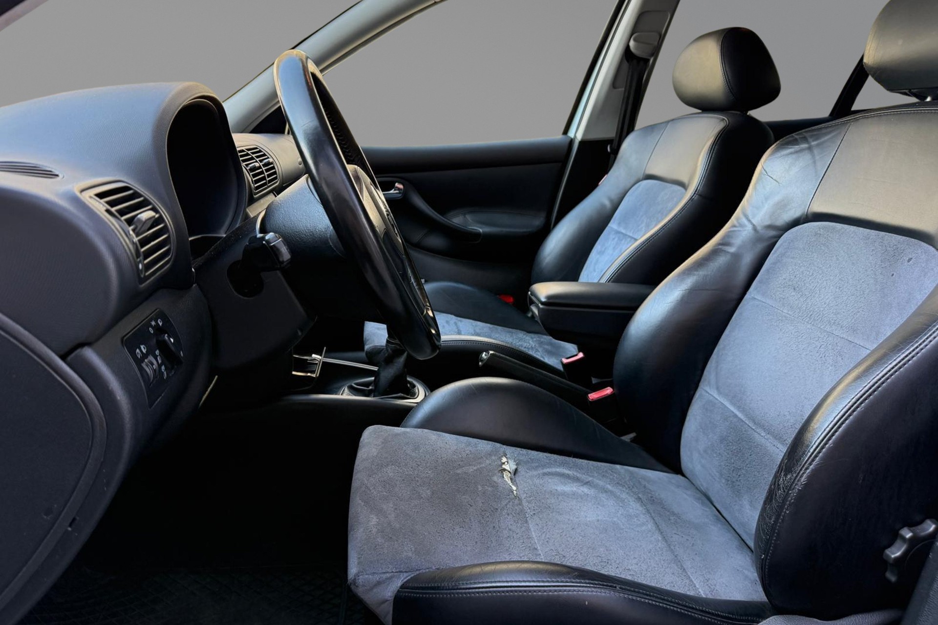 SEAT Leon 1.8 T Top Sport-image-11