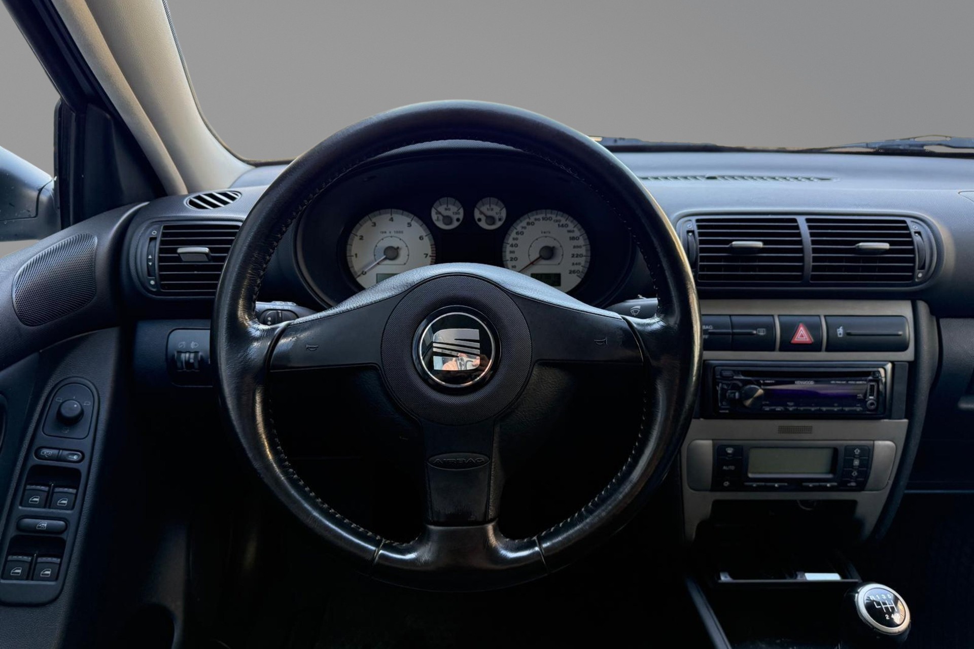 SEAT Leon 1.8 T Top Sport-image-9