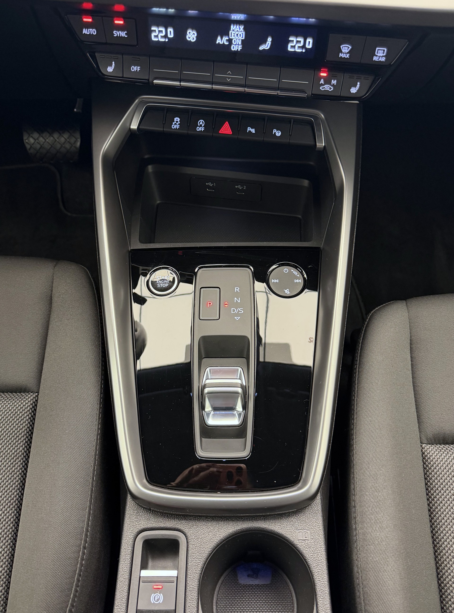 AUDI A3 Sportback 35 TFSI Attraction S-tronic-image-11
