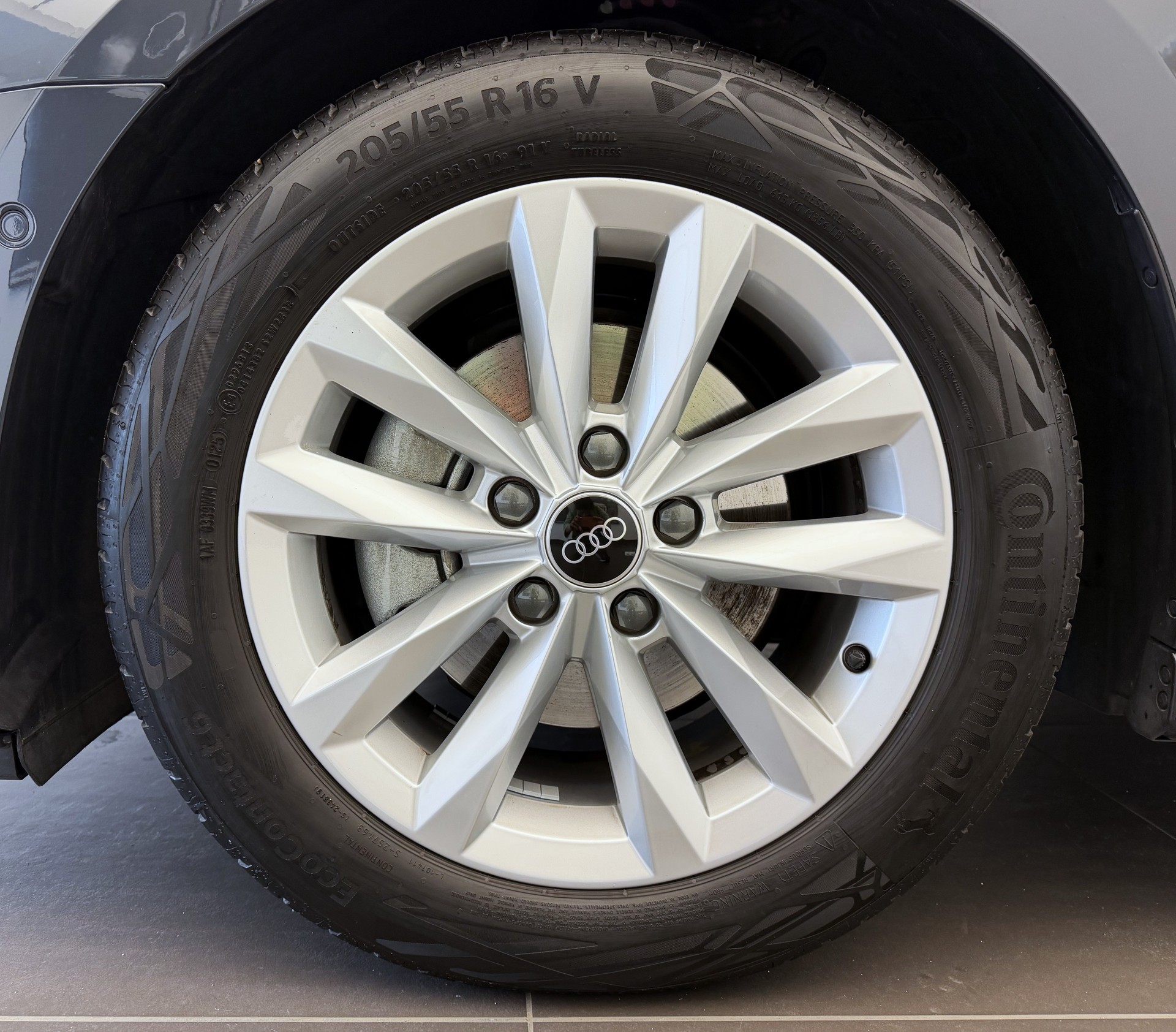 AUDI A3 Sportback 35 TFSI Attraction S-tronic-image-2