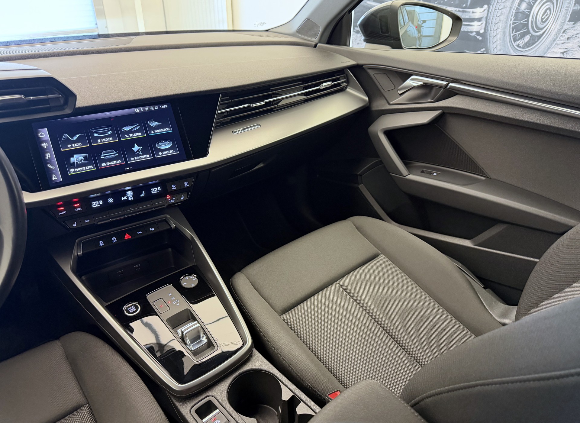 AUDI A3 Sportback 35 TFSI Attraction S-tronic-image-15