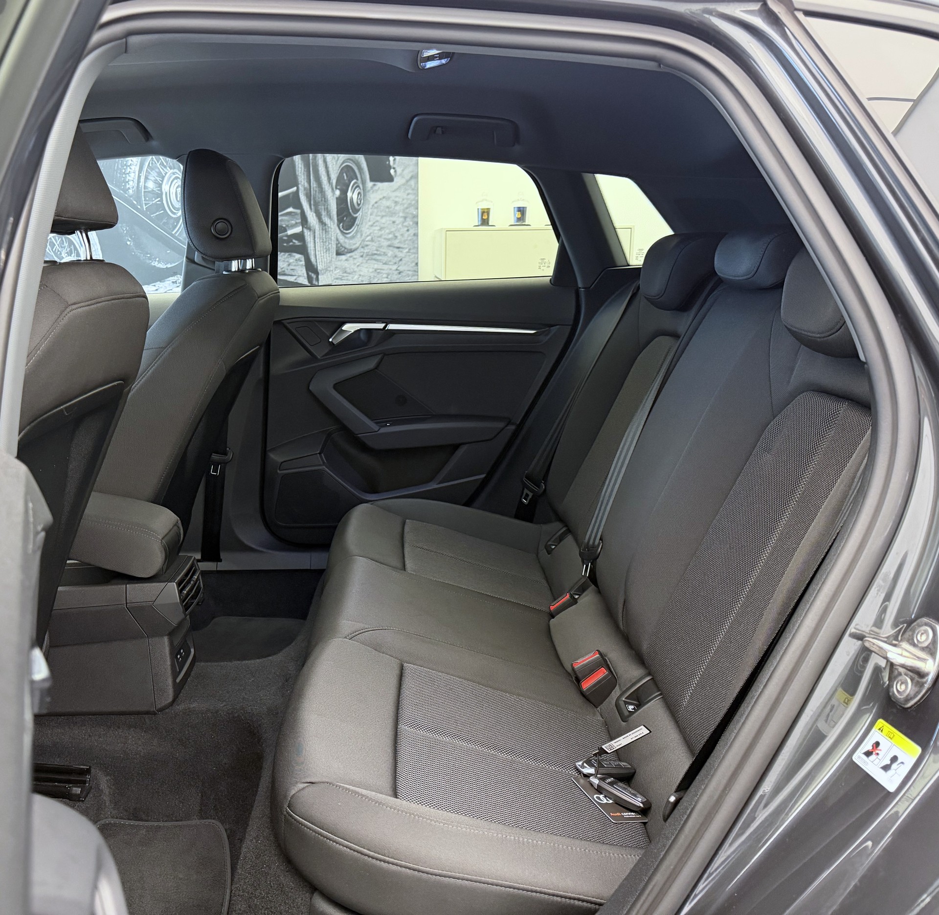 AUDI A3 Sportback 35 TFSI Attraction S-tronic-image-17
