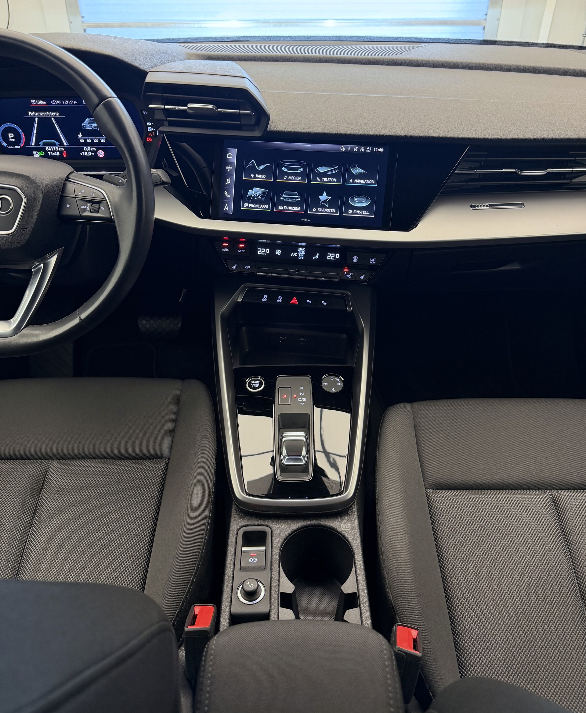 AUDI A3 Sportback 35 TFSI Attraction S-tronic-image-9